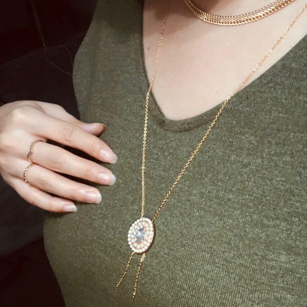 Women’s accessory - Picture 2 of 3
